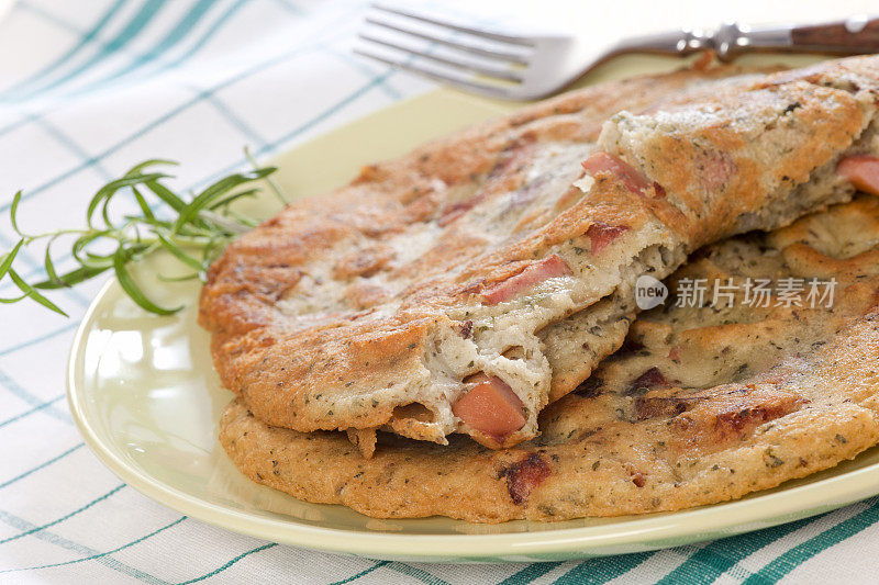 土豆煎饼配香肠