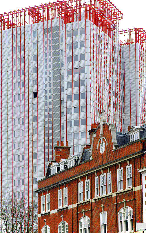 伦敦的现代市政公寓和19世纪的砖砌建筑