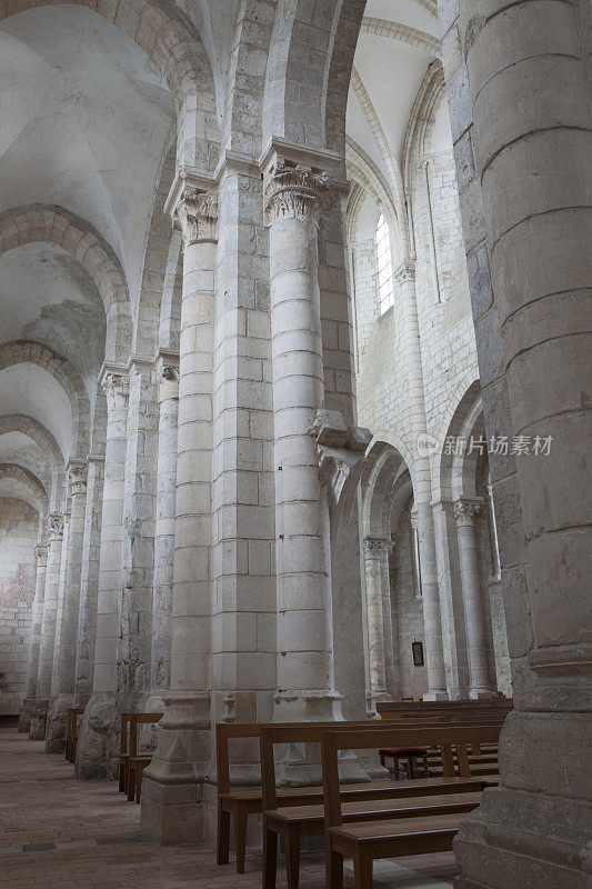 弗勒里修道院内部Saint-Benoît-sur-Loire