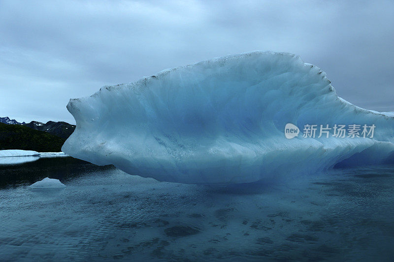 风雕浮冰