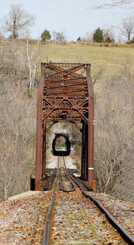 铁路桥梁及隧道