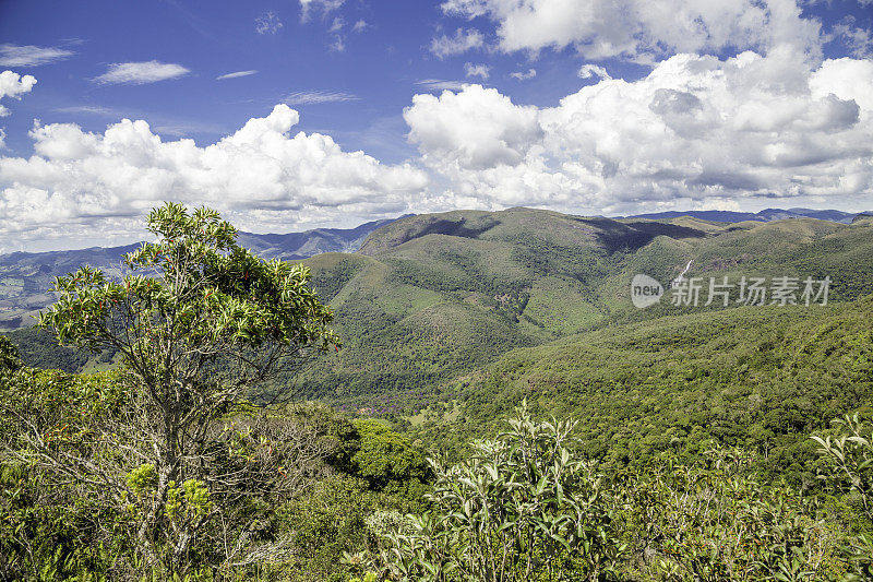 巴西米纳斯吉拉斯州马图图的一座山顶