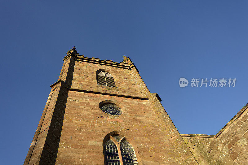 英国中部伍斯特郡汉伯里教堂中格式数码相机