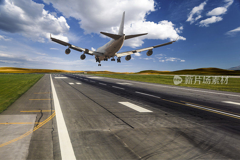 客机降落