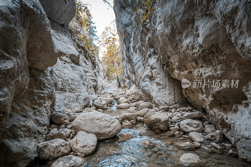 瀑布山峡谷，伊斯帕塔峡谷，亚卡峡谷