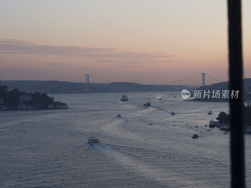 横跨博斯普鲁斯海峡