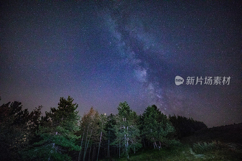 意大利的星空和银河夜景