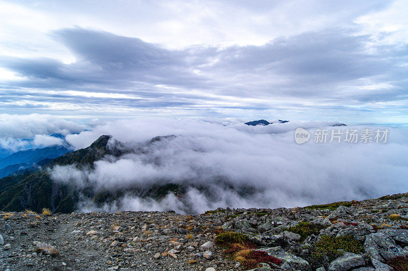 南阿尔卑斯山,日本山梨县县