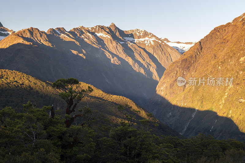 峡湾国家公园基峰的风景