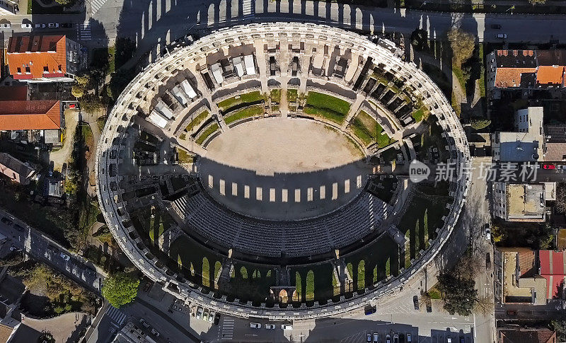 从空中俯瞰普拉的罗马圆形剧场。克罗地亚伊斯特里亚。
