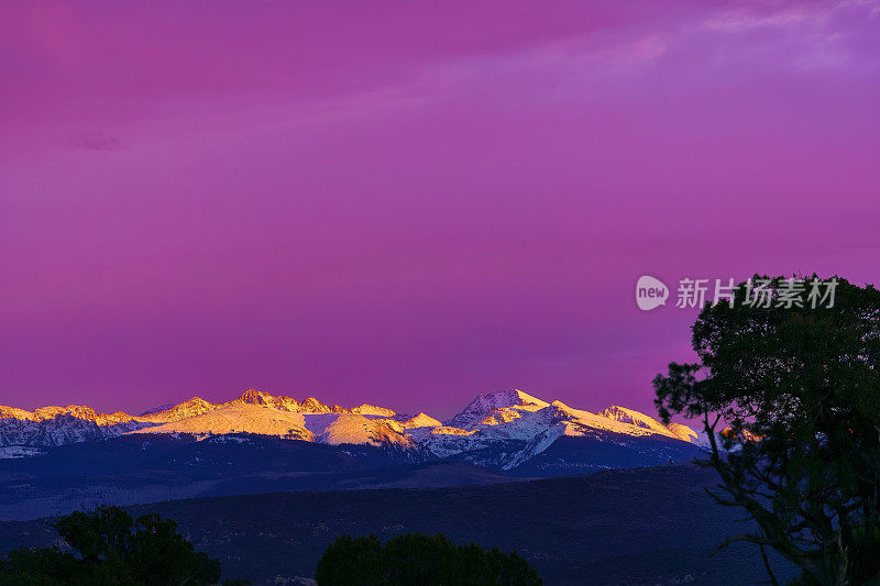 萨瓦奇山风景日落光