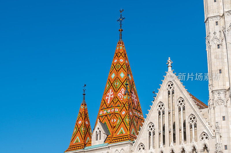 匈牙利布达佩斯渔夫堡的马蒂亚斯教堂尖顶