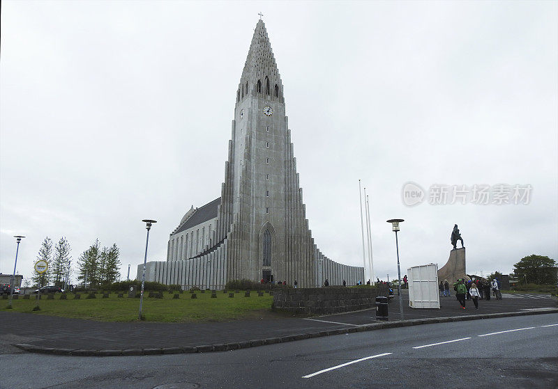 冰岛雷克雅未克路德教会的Hallgrimskirkju景观