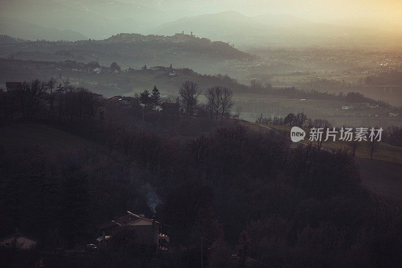 典型的朗河意大利风景