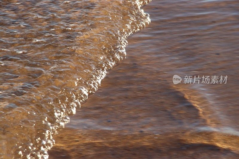 海浪和沙子