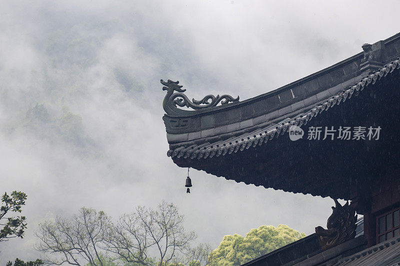 雨天屋顶