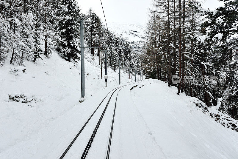 瑞士策马特的单轨火车轨道