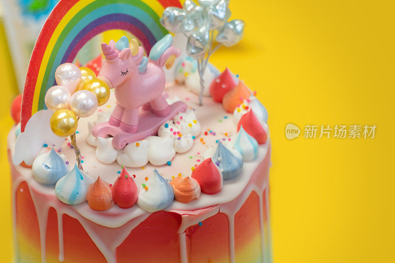 彩虹独角兽蛋糕俯视图