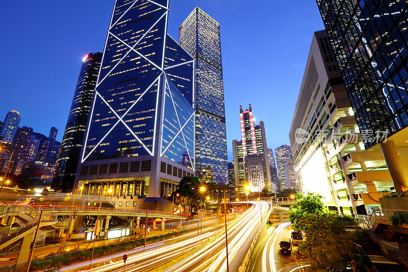 香港夜间的交通状况