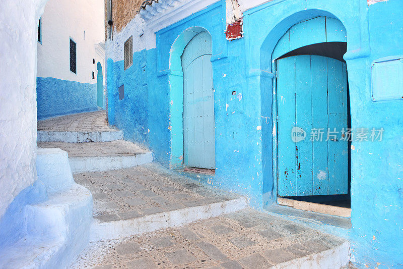 蓝色村庄，车臣，摩洛哥