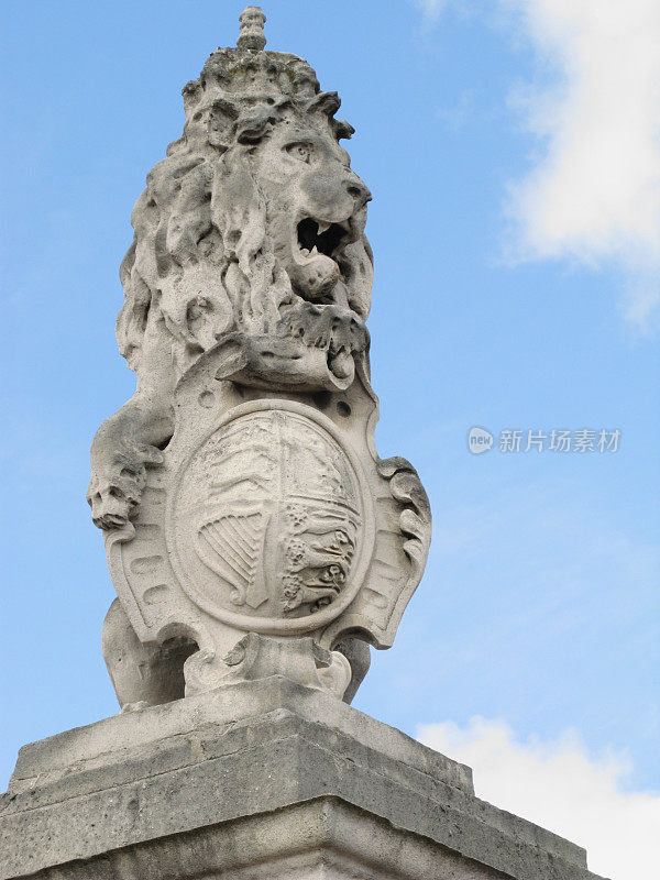 石狮，白金汉宫大门。