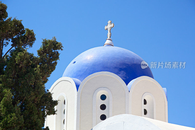 圣托里尼阿克罗蒂里的东正教希腊教堂。希腊。