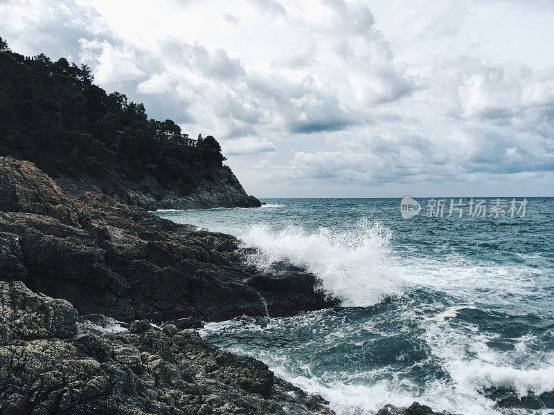 利古里亚海岸的海湾