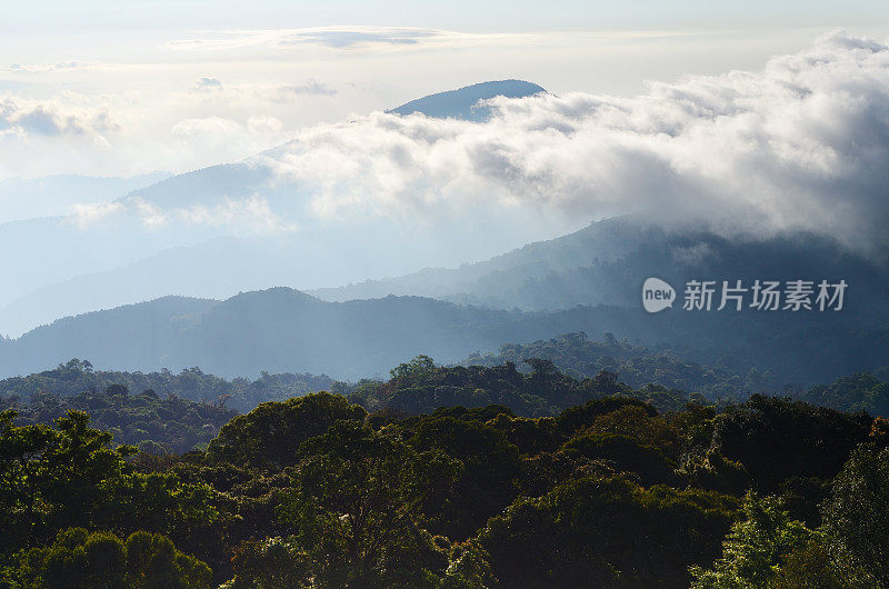 迷雾山的日出