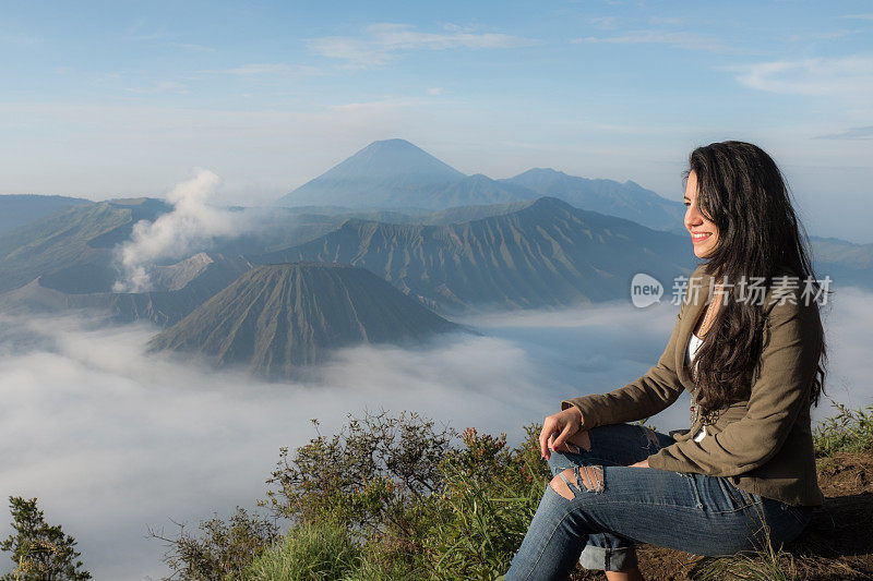 在布罗莫火山有一头长发的女人