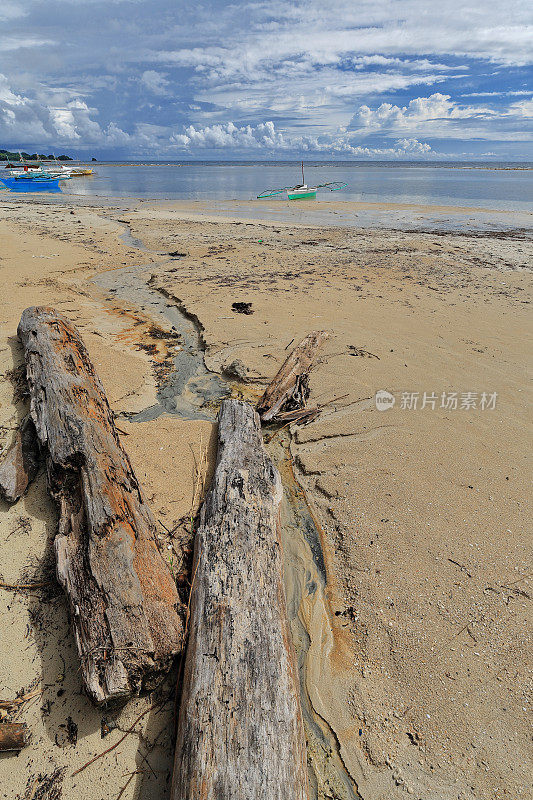 海船、木船或邦加船搁浅。蓬Ballo-Sipalay-Philippines。0303
