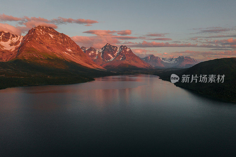 挪威Senja岛的风景鸟瞰图