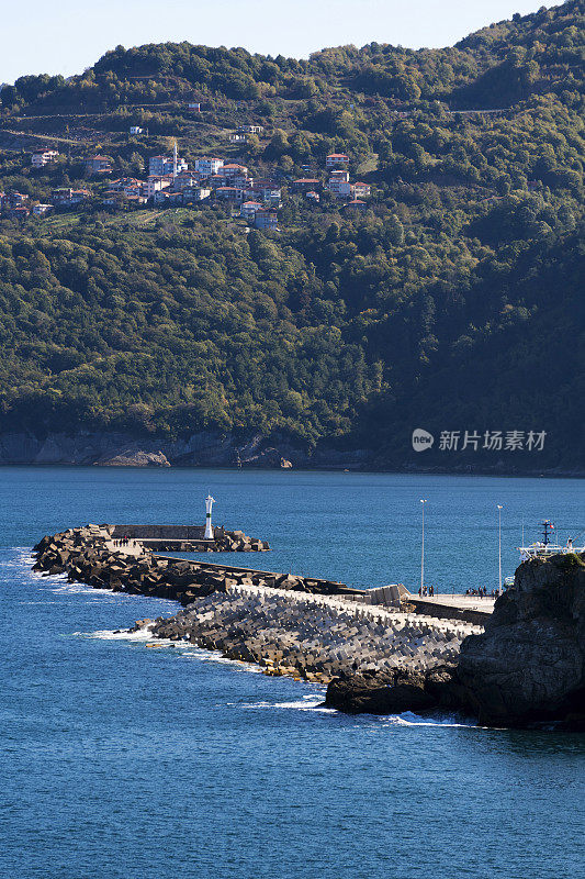 阿马拉是土耳其卡拉布克的一个旅游小镇，有防波堤