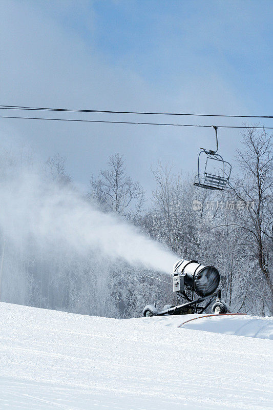 滑雪胜地造雪机