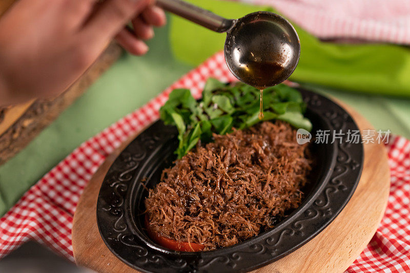 牛肉丝和玉米饼