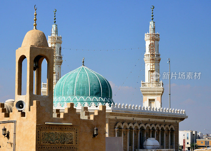 沙特阿拉伯东部省份达曼塔鲁特岛塔鲁特城堡附近的伊玛目哈桑阿斯卡里清真寺和阿尔艾因清真寺