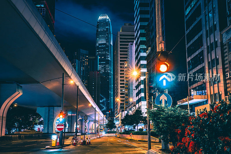 晚上在香港的商业区