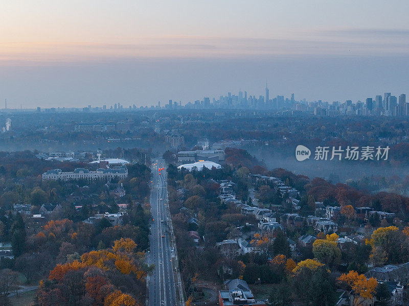 多伦多市区秋天的鸟瞰图