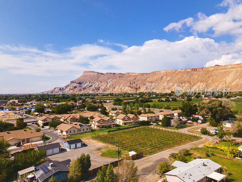 美国西部的秋季空中社区从上面的照片系列细分家庭和社区
