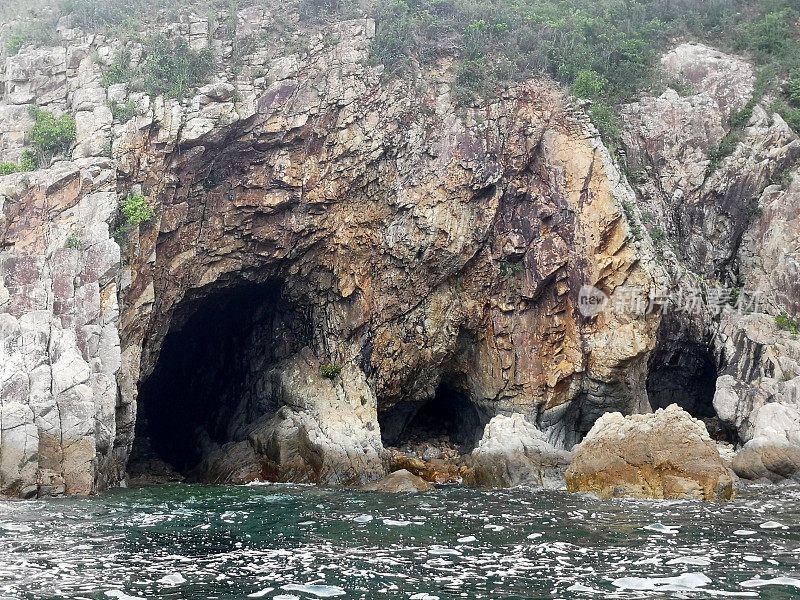 香港西贡尖岛的象鼻洞