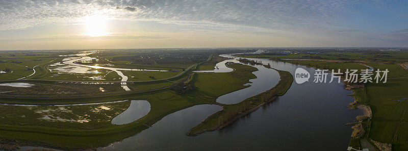 IJssel和Reevediep春季日落全景鸟瞰图