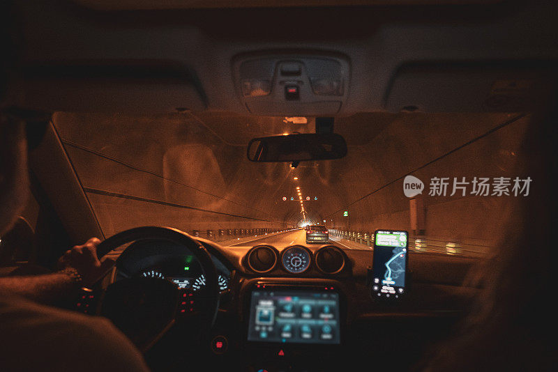 穿越隧道