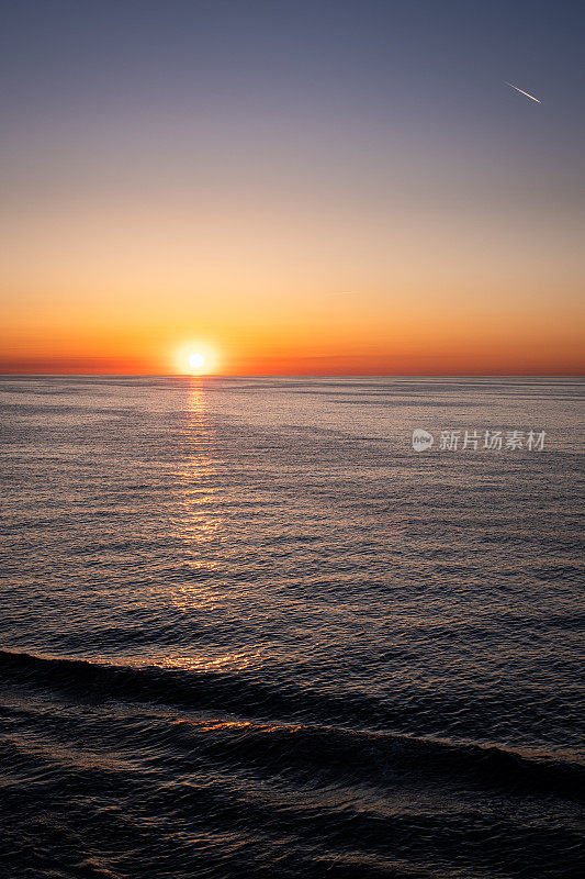 地中海上的日出