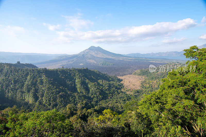 巴都尔山