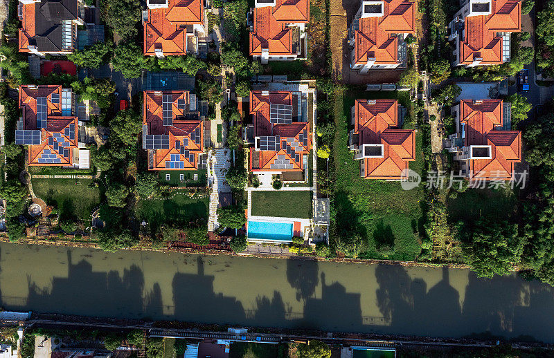 上海郊区的太阳能屋顶和现代中国人的生活