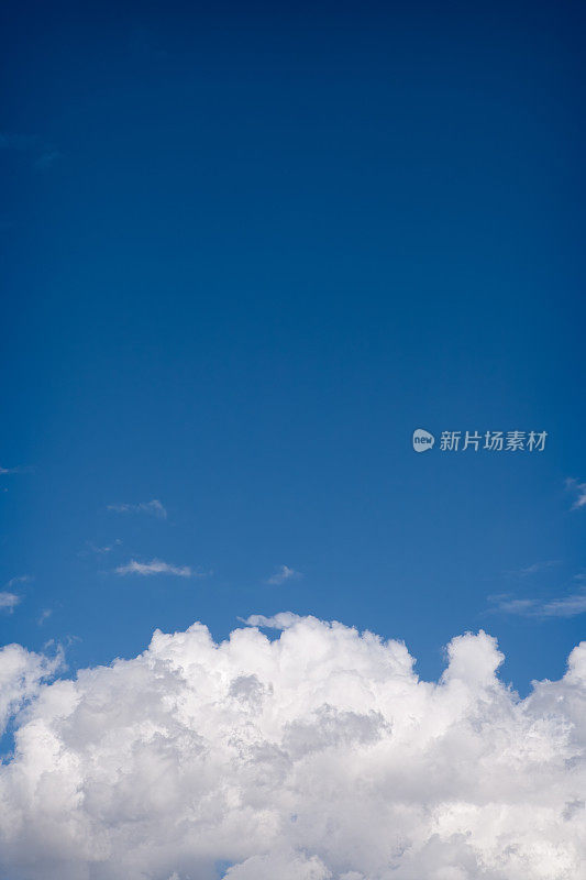 蓝色的天空