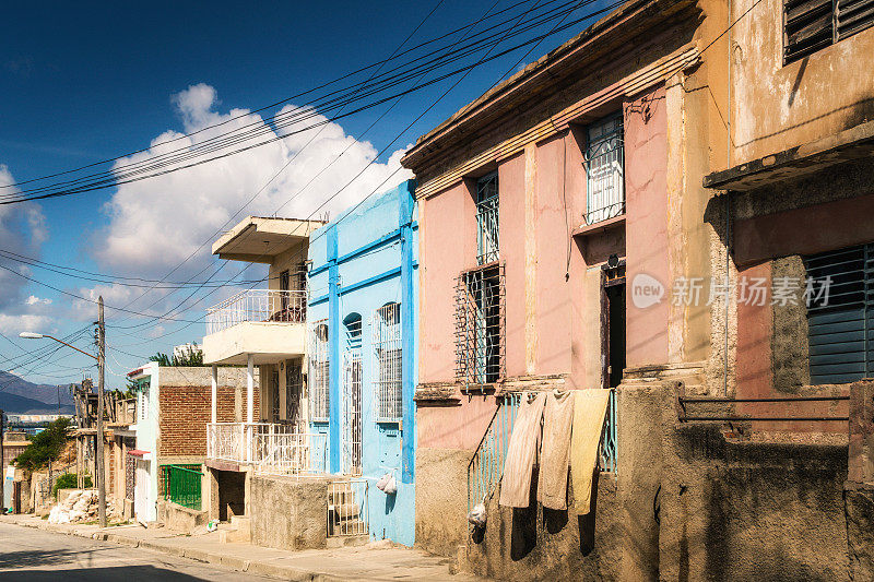 古巴圣地亚哥的公寓街