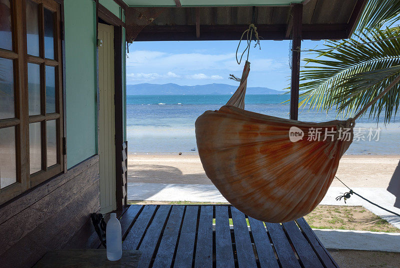 吊床在微风中吹拂，泰国