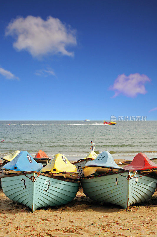 海景与船