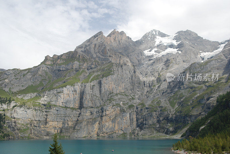 瑞士阿尔卑斯山的高山湖泊