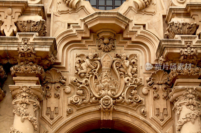 位于圣地亚哥的普拉多别墅精致建筑的特写